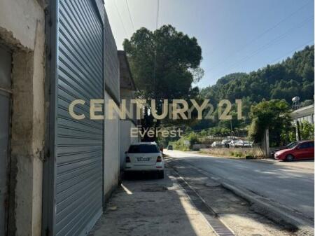 MULLET, WAREHOUSE FOR RENT