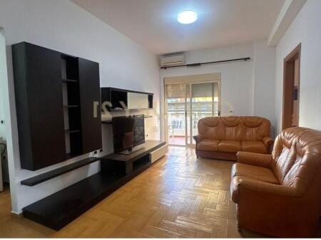 Jepet me qira apartament 2+1 në zonën e Myslym Shyrit, në Rrugën Him Kolli
