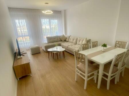 📣 QERA SUPER Apartament 1+1 📍 Rruga "5-Maji" 💶 Cmimi 55.000 Leke/Muaj ✨