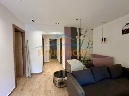 Qira, Ambient, Petronini