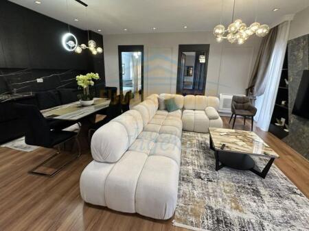 Qera, Apartament 3+1+Post Parkimi, Rruga e Kavajes, Garden Building, Tirane