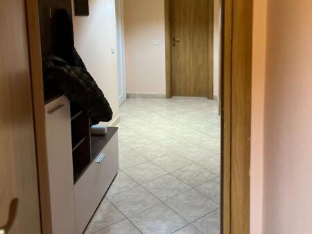 Jepet me qera apartament 2+1 Kthesa e Kamzes
