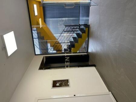 Zyra per Qira tek Bulevardi i Ri