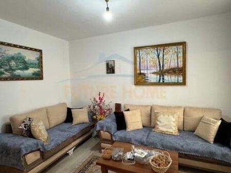 Shitet Apartamenti 1+1 tek Pazari i Ri ne Tirane