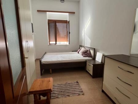 Jepet me qera 2+1 shallvaret kat 4 ekzistues 549 wu