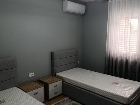 Jepet me qira apartament 2+1 në Ali Dem!
