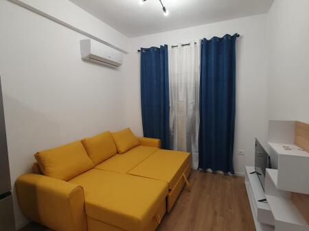🏢Ne zonen e Ali Demit,Rezidenca Kadiu jepet me qera apartament ,1+1,i sapo mobiluar.450Euro   