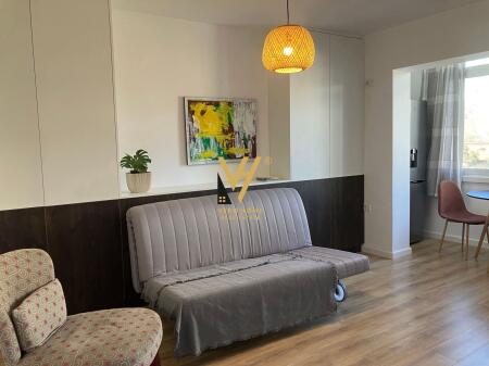 JEPET STUDIO 35 M2 ME QERA NE QENDER 50.000 LEKE