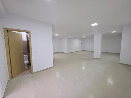 🏢 Locale commerciale in Affitto – Giardino Botanico!!!