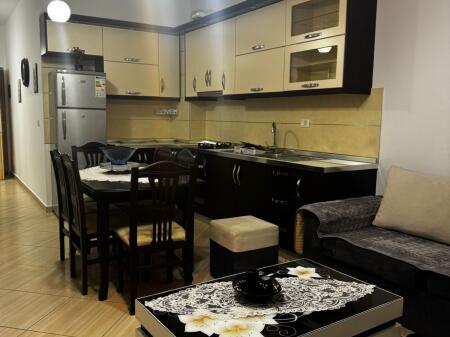 Apartament me qera 1+1 stacioni i fundit Shkoze