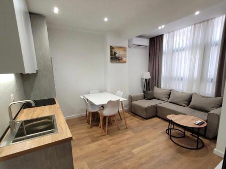 Super ap 1+1 presso il comune di Parigi (le colonne)