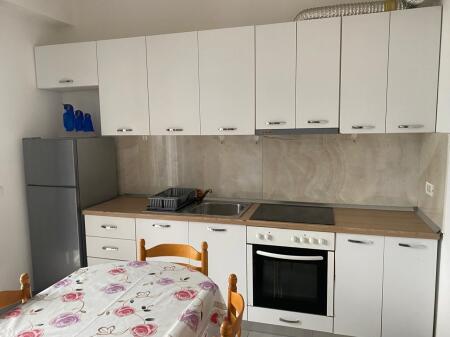 2+1,arredato comune di Parigi prezzo 600 euro