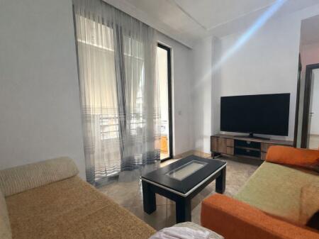 APARTAMENT 2+1  ME QIRA –  📍KOMPLEKSI PANORAMA, PRANE STACIONIT TE TRENIT