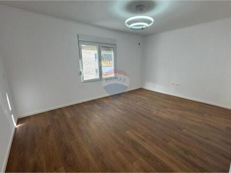 APARTAMENT 2+1 PER SHITJE - KINOSTUDIO