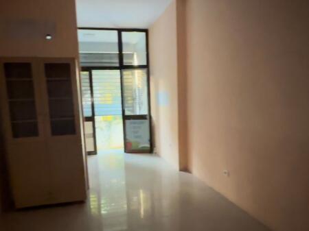 Jepet me qira – Ambjent Biznesi (Kati përdhe)