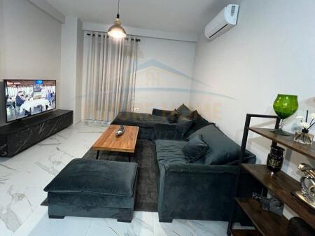 Qera, Apartament 2+1+2, Rruga Xhanfize Keko, Tiranë.!