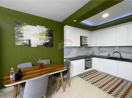 Apartament 2+1 me Qira tek Rruga Ali Demi !