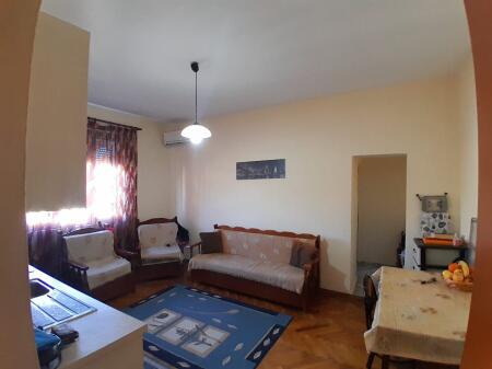 Shitet apartament 1+1 prane Mozaikut Zogu i Zi