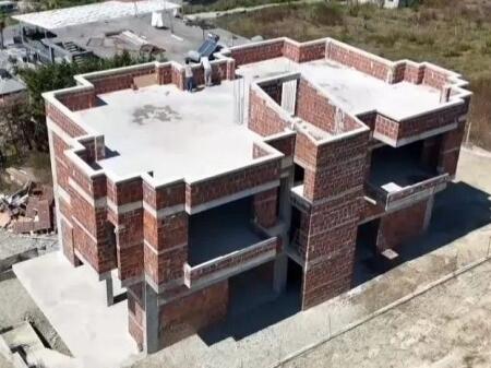 Villa su 3 piani in vendita – Baia di Lalzi