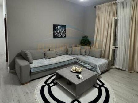 Qera, Apartament 1+1 , Rruga e Barrikadave