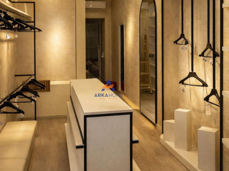 VENDESI COMMERCIALE IN VENDITA 27M2 "TE MUHAMET GJOLLESHA" 340.000 EURO