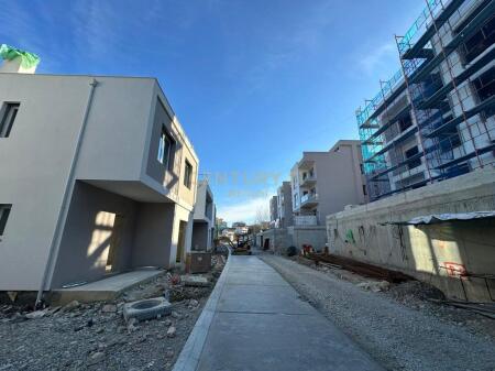 SHITET APARTAMENT 2 + 1 + 2 ME OBORR TEK REZIDENCA OLIVE PARK NE SAUK !