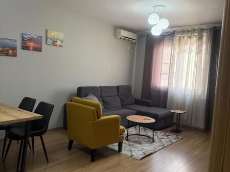 🏢Ne zonen e 21 Dhjetorit,Kompleksi Magnet jepet me qera apartament1+1,i mobiluar. 60,000Leke