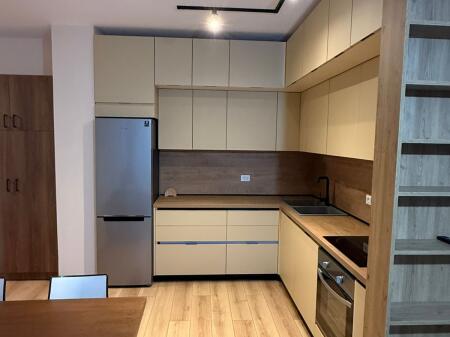 Apartament 2+1+2 per Qera Zogu i Zi