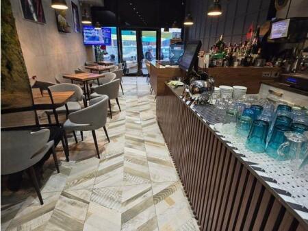 Vendesi Bar/caffè con piccola cucina in vendita a Myslym Shyr Tirana 43.000 €