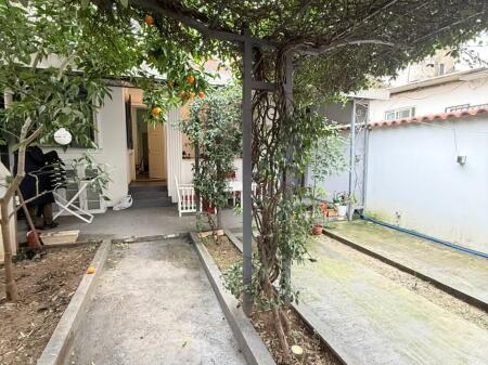 SHTEPI PRIVATE PER QERA TE GJIMNAZI PETRO NINI