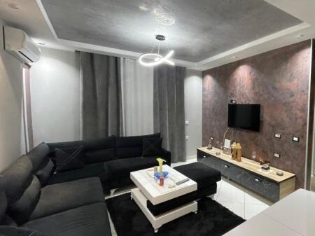 🏢A few minutes away from the Botanical Garden, Old Selita Street, a 3+1 apartment, furnished, is for rent. 50,000 Lek