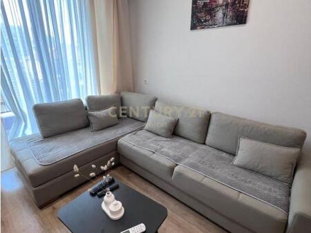APARTAMENT 1+1 ME QIRA| MYSLYM SHYRI- pranë Rrugës së Kavajës
