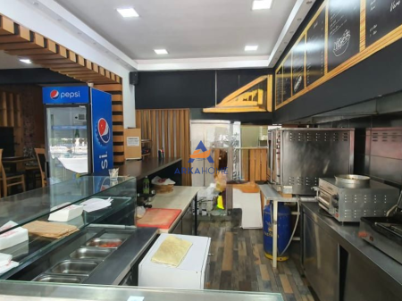 SHOP FOR SALE 14M2 "WILLSON SQUARE" 230,000 EURO