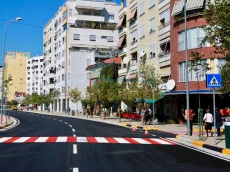 Qera, Ambient Komercial, Rruga e Kosovarve