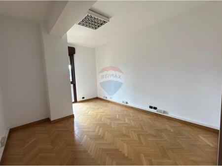 Jepet me qira zyre ne Qender