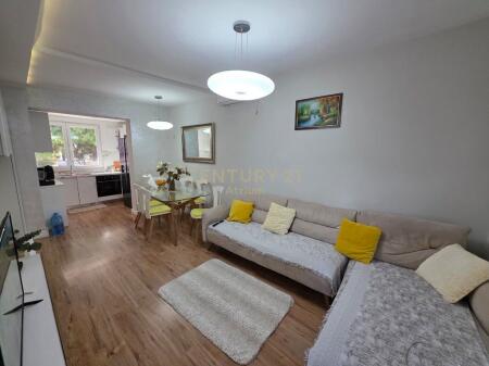 Vile 2-kateshe per shitje prane Tv Klan