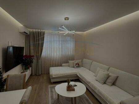 Shitet, Apartament 1+1+ Post Parkimi, Shkozë