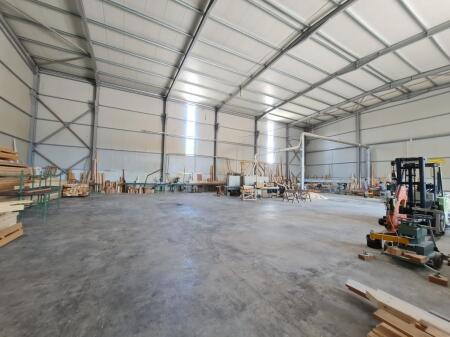 Magazine 800m2 per qera