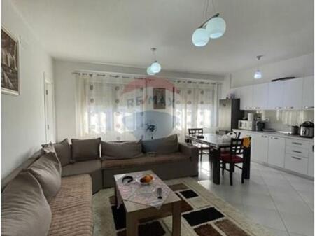 Shitet Apartament 2+1+2 tek Rruga e Elbasanit