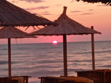 Shitet apartament në Golem – 1+1 pranë detit