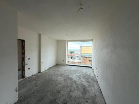 Shitet Apartament 1+1 tek Rr.Siri Kodra