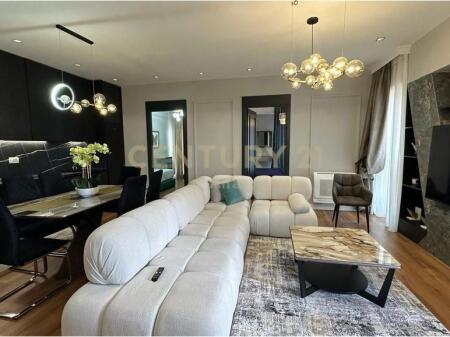 Apartament 3+1 per qira tek Garden Building