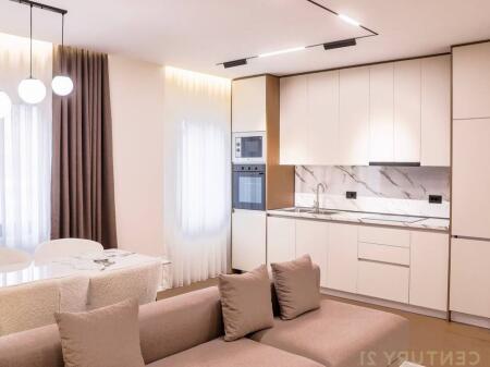 Jepet me Qira Apartament 2+1+Post Parkimi në Qendër të Tiranës