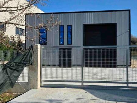 MAGAZINE ME QERA 850 M2 AUTOSTRADA TR-DR 4.250 EURO