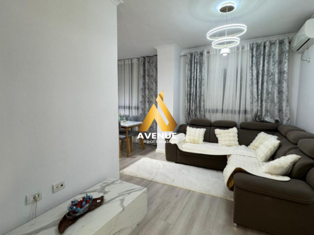 Shitet Apartament 1+1 – Pranë Pallateve Cabej, Tiranë