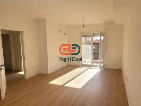 In Via Hoxha Tahsim, Appartamento 2+1 in Affitto, Con Planimetria e Orientamento Perfetti !!!