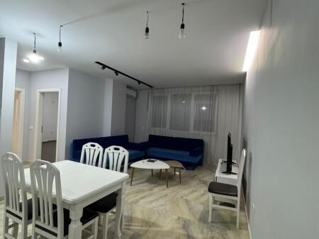 🏢Nella zona di Astir, vicino al Bar Santanna, si affitta appartamento 2+1+2, parzialmente arredato. 50.000 Leke