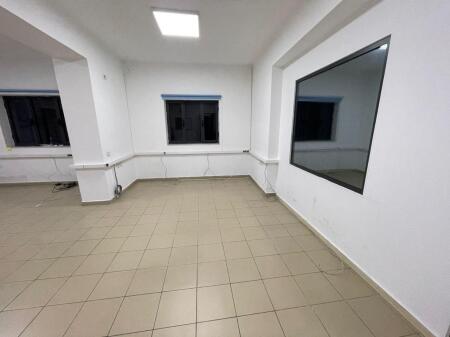 SHOP FOR RENT 140 M2 PAZAR I RI 900 EURO