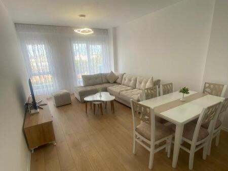 🏢Rruga 5 Maji,prane Oda Lounge jepet me qera apartament 1+1,i mobiluar. 55,000Leke