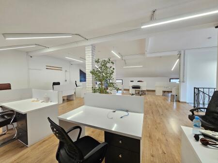 Ne BLLOK Jepet me Qira Zyrë me sipërfaqe 311 m² e ndarë me dy kate Rruga Sami Frasheri “pranë shkollës Edith Durham” Kati 1 sip 154 m Kati 2 sip 157